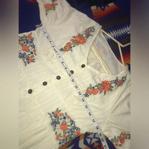 Adorable Embroidered Cotton button up dress Vintage inspired - Picture 6 of 8